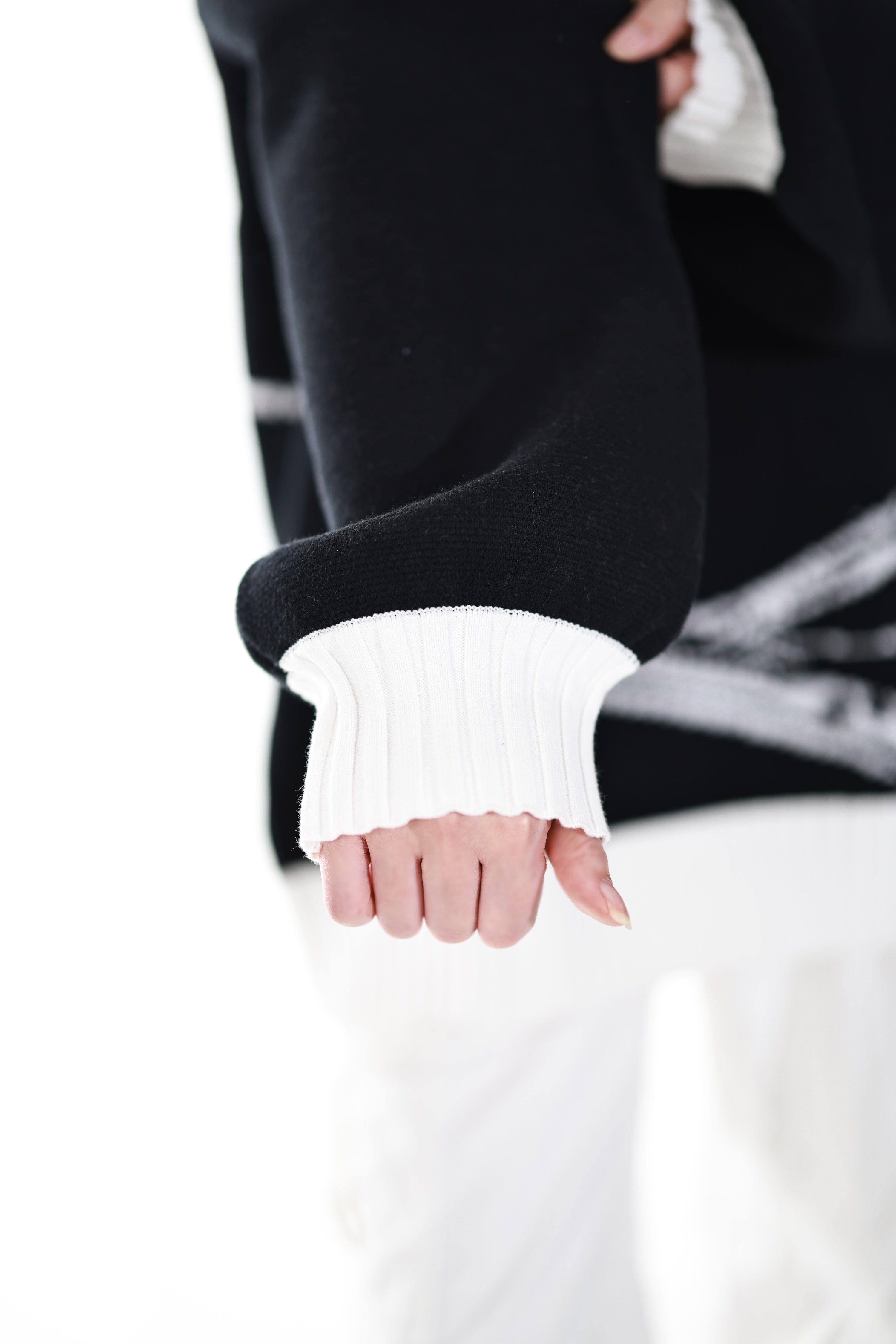 Gojo Pullover