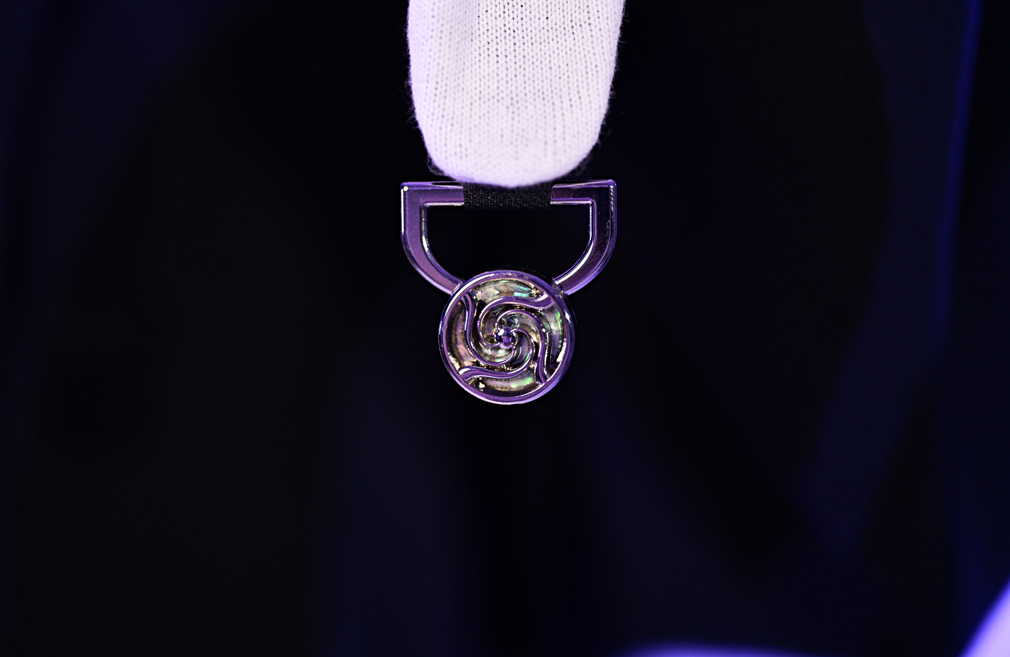 Gojo Button